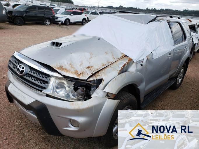 TOYOTA HILUX 10/10